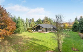 Amazing Home In Væggerløse With Wifi, Bogø By